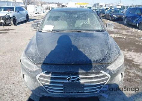 2018 Hyundai Elantra Value Edition z USA, uszkodzony, nr VIN 5NPD84LF5JH245527